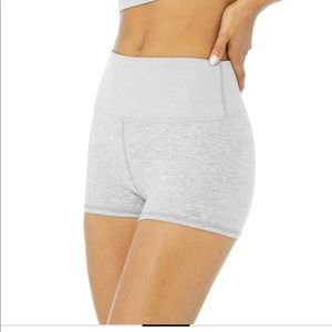 Alo aura short